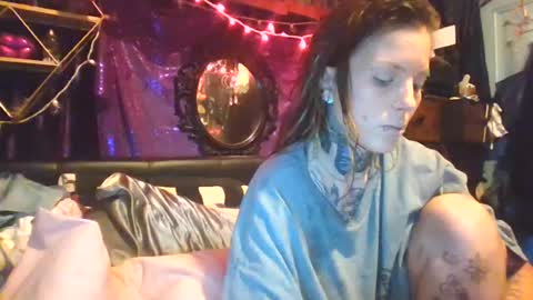 Snapshot of allymoon1369 chatting on July 1, 2026, 12:01 am allymoon1369 online show from July 1, 2026, 12:01 am