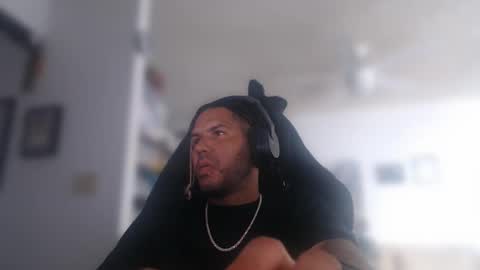 Snapshot of aloha_king chatting on June 3, 2026, 3:09 am simplyfaded online show from June 3, 2026, 3:09 am