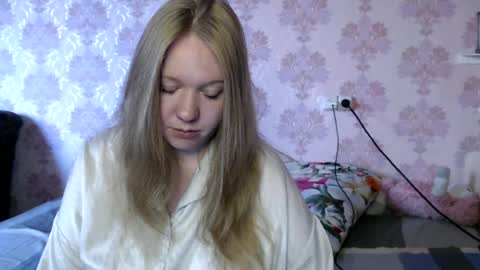 alya764770 online show from June 24, 2026, 11:04 pm