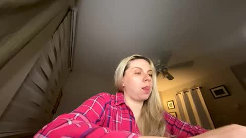 Snapshot of amandainbloom chatting on April 8, 2026, 3:28 am Amanda online show from April 8, 2026, 3:28 am