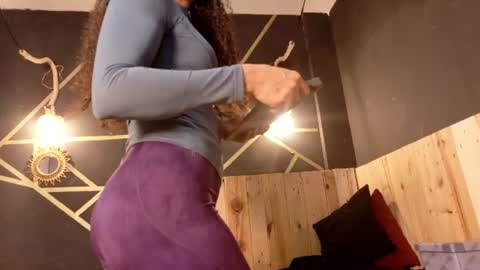 amara_vex online show from June 24, 2026, 12:15 pm