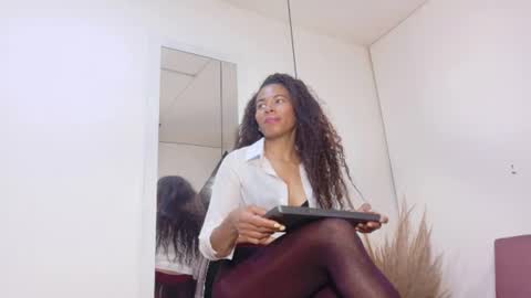 amara_vex online show from July 25, 2026, 12:36 pm