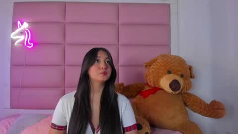 amaranttaylunay online show from May 28, 2026, 7:33 pm