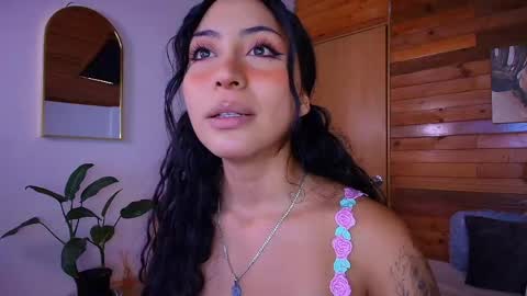amber_curly online show from May 9, 2026, 5:07 pm