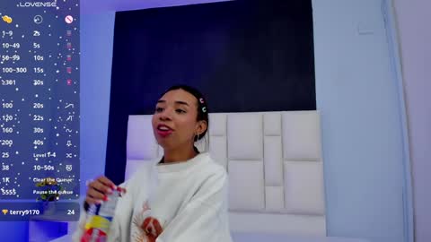 Amber Baker  online show from December 21, 2024, 2:26 pm