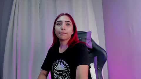 Amber Baker  online show from February 7, 2025, 12:17 pm