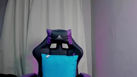 Amber Baker  online show from March 11, 2025, 2:51 pm
