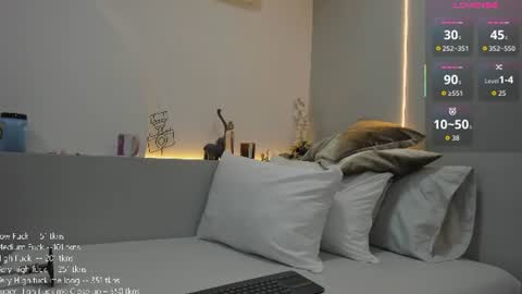 Snapshot of ambercroft_ chatting on June 15, 2026, 5:04 pm Amber online show from June 15, 2026, 5:04 pm