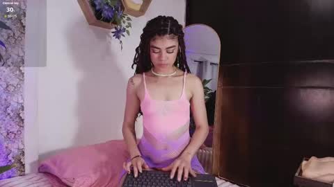Snapshot of ambermoss_ chatting on May 22, 2026, 5:03 am Amber online show from May 22, 2026, 5:03 am