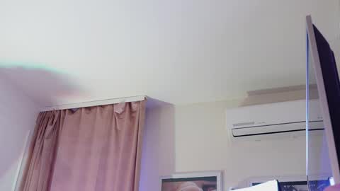 Amberseyes online show from June 8, 2026, 9:20 am