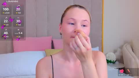 Snapshot of ameliroyse chatting on June 9, 2026, 5:13 pm AmeliRoyse online show from June 9, 2026, 5:13 pm