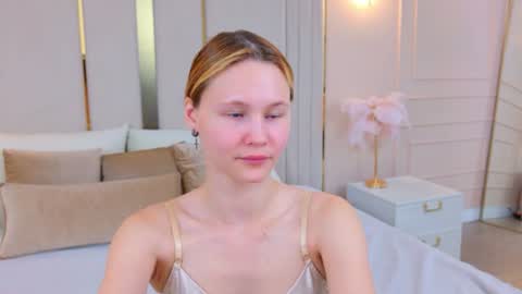 Snapshot of ameliroyse chatting on June 15, 2026, 5:26 pm AmeliRoyse online show from June 15, 2026, 5:26 pm