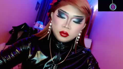 Snapshot of amiadoll chatting on June 20, 2026, 1:03 pm Queen Mireska online show from June 20, 2026, 1:03 pm