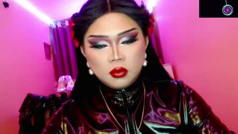 Snapshot of amiadoll chatting on June 22, 2026, 4:15 pm Queen Mireska online show from June 22, 2026, 4:15 pm