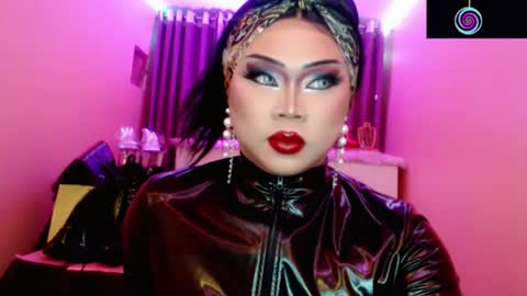 Snapshot of amiadoll chatting on July 4, 2026, 4:02 pm Queen Mireska online show from July 4, 2026, 4:02 pm