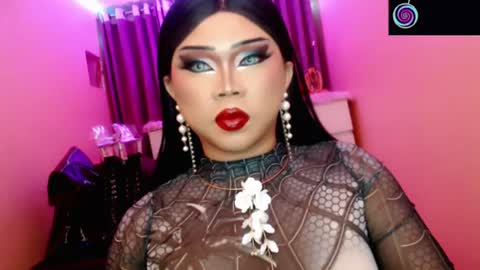 Snapshot of amiadoll chatting on July 6, 2026, 4:53 pm Queen Mireska online show from July 6, 2026, 4:53 pm
