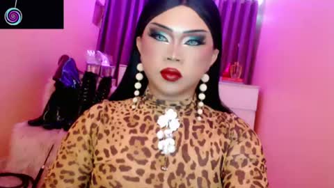 Snapshot of amiadoll chatting on July 9, 2026, 3:05 pm Queen Mireska online show from July 9, 2026, 3:05 pm