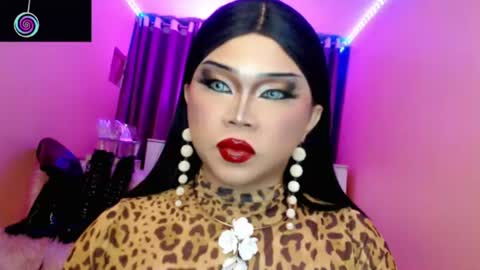 Snapshot of amiadoll chatting on July 10, 2026, 1:47 pm Queen Mireska online show from July 10, 2026, 1:47 pm