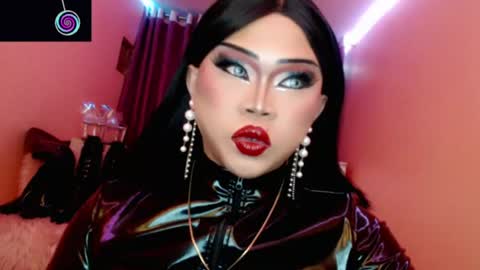 Snapshot of amiadoll chatting on July 18, 2026, 1:48 pm Queen Mireska online show from July 18, 2026, 1:48 pm