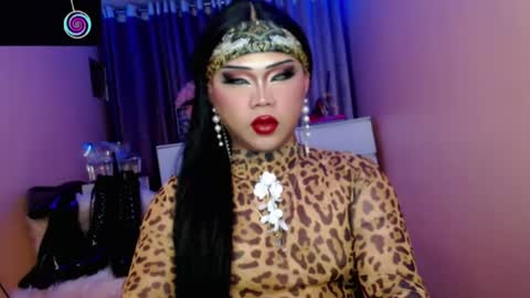Snapshot of amiadoll chatting on July 28, 2026, 7:39 pm Queen Mireska online show from July 28, 2026, 7:39 pm