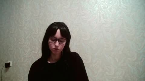 Amomira online show from June 13, 2026, 11:41 am