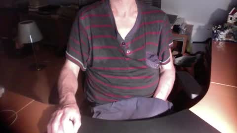 Snapshot of amor2200 chatting on June 8, 2026, 12:47 am Amor2200 online show from June 8, 2026, 12:47 am