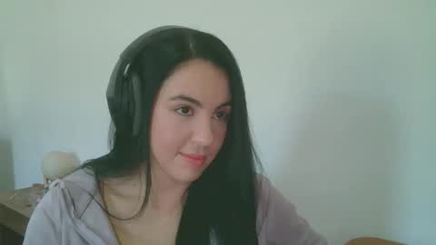 anabelenogueira1 online show from June 3, 2026, 2:55 pm