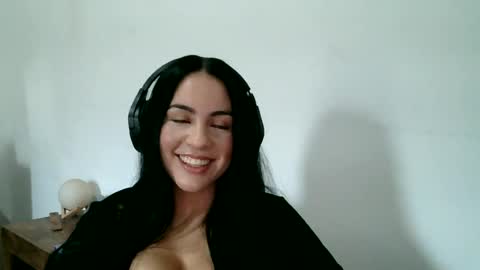 anabelenogueira1 online show from June 12, 2026, 4:28 pm