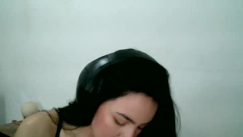 anabelenogueira1 online show from June 15, 2026, 4:53 pm
