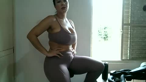 anabelenogueira1 online show from June 20, 2026, 3:26 pm