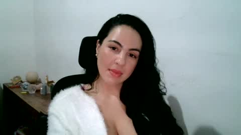 anabelenogueira1 online show from July 25, 2026, 2:20 am