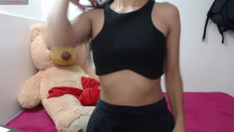 Anahi Browns online show from June 25, 2026, 9:08 pm
