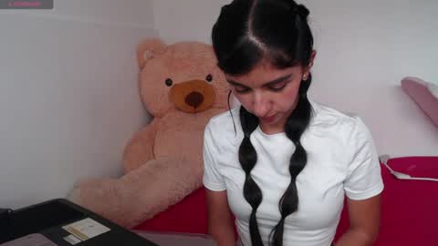 Anahi Browns online show from July 16, 2026, 5:08 pm