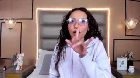 Ana Maria  online show from July 15, 2026, 9:31 pm