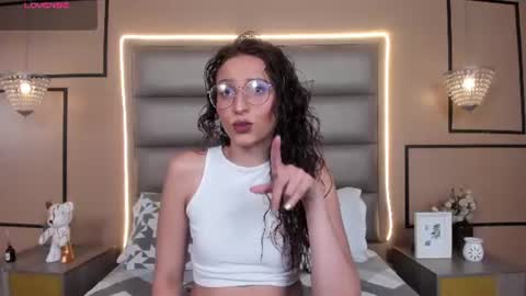 Ana Maria  online show from August 3, 2026, 7:50 pm