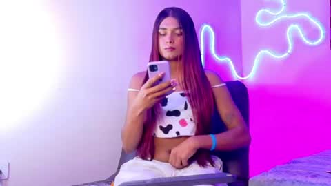 andrea_r_ online show from July 29, 2026, 4:32 am