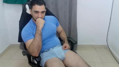andres180950734 online show from May 29, 2026, 12:19 am