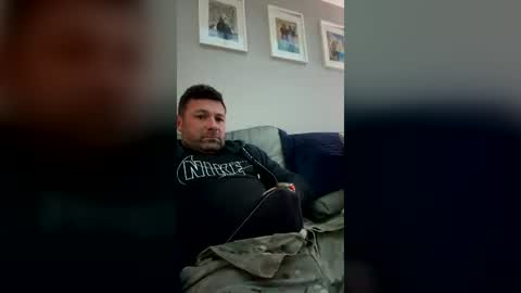 andrewbruce558625946 online show from July 3, 2026, 8:48 pm