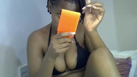 Snapshot of angel_mia5 chatting on May 5, 2026, 1:30 pm angel_mia5 online show from May 5, 2026, 1:30 pm