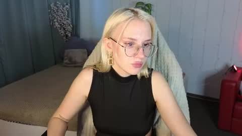 Snapshot of angel_tessa chatting on June 25, 2026, 2:11 am Angelica online show from June 25, 2026, 2:11 am