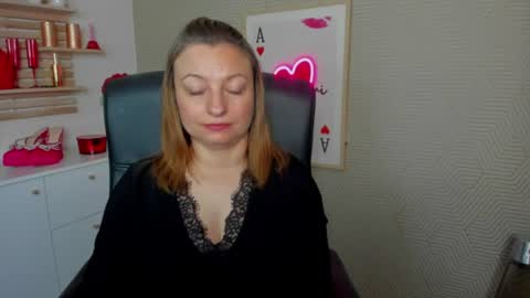 Angela online show from June 15, 2026, 5:42 am