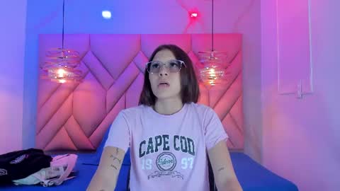 Snapshot of angelaa_cute chatting on July 18, 2026, 11:58 am ANGELA online show from July 18, 2026, 11:58 am