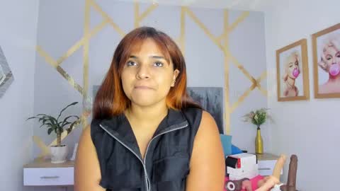   Angelina  online show from February 19, 2025, 3:06 am
