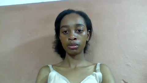 Snapshot of angeline221173 chatting on July 20, 2026, 2:04 am angeline221173 online show from July 20, 2026, 2:04 am