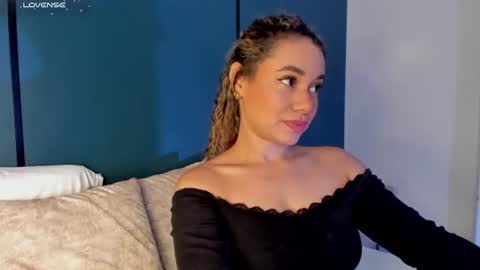 Snapshot of angie_leonn chatting on July 3, 2026, 12:33 pm A N G I E online show from July 3, 2026, 12:33 pm