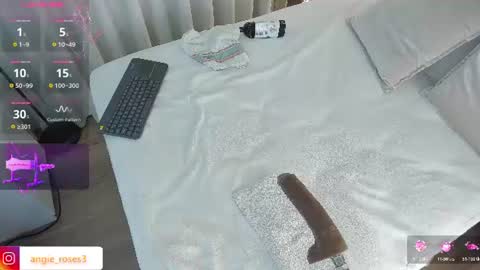Snapshot of angiee_roses chatting on June 24, 2026, 10:20 pm angiee roses online show from June 24, 2026, 10:20 pm