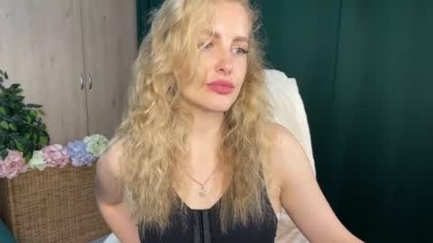 Anita online show from May 25, 2026, 1:00 am