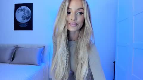 Snapshot of annaise_ chatting on July 4, 2026, 7:58 am annaise online show from July 4, 2026, 7:58 am