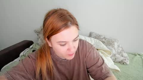appleyummybuns online show from June 5, 2026, 11:38 am