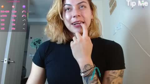 Snapshot of april_dumont5 chatting on June 21, 2026, 10:12 pm April Dumont online show from June 21, 2026, 10:12 pm